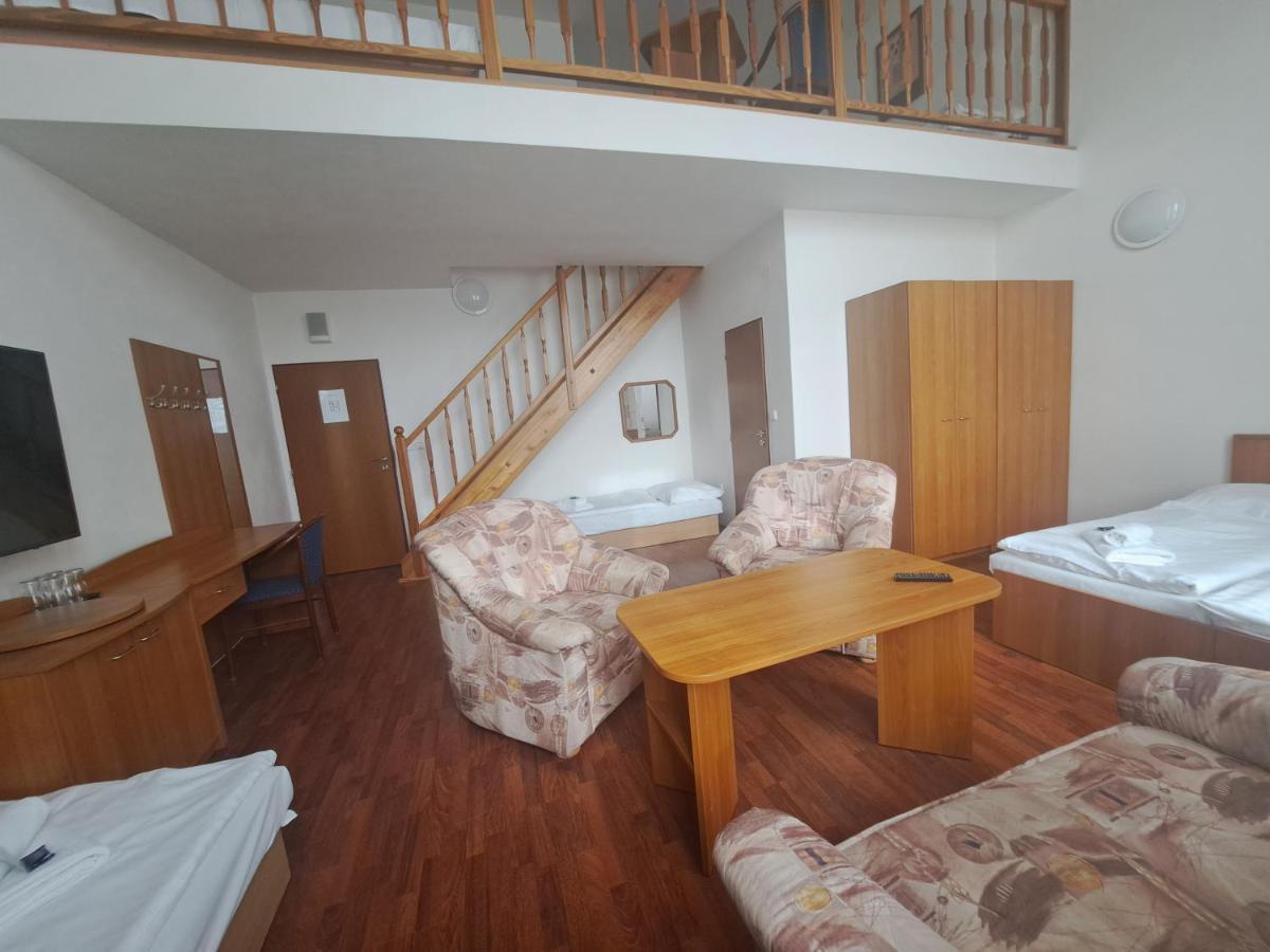 Hasicsky Hotel Přibyslav Dış mekan fotoğraf